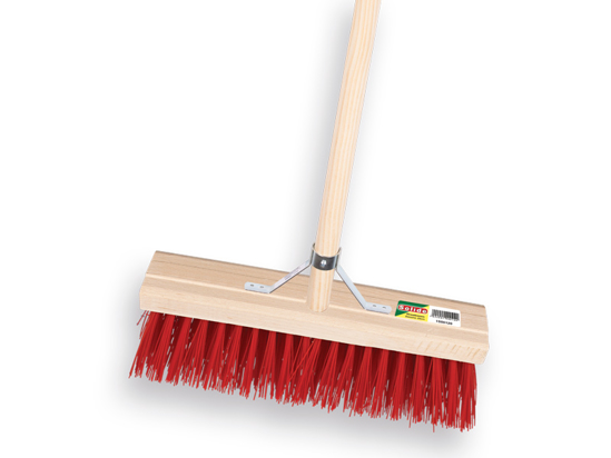 Afbeeldingen van STRAATBEZEM SOLIDE PPN 35 CM, VLAKKE KAP, MET IKAPE STEEL 150 X 2,8 CM EN STOKHOUDER. FSC 100%